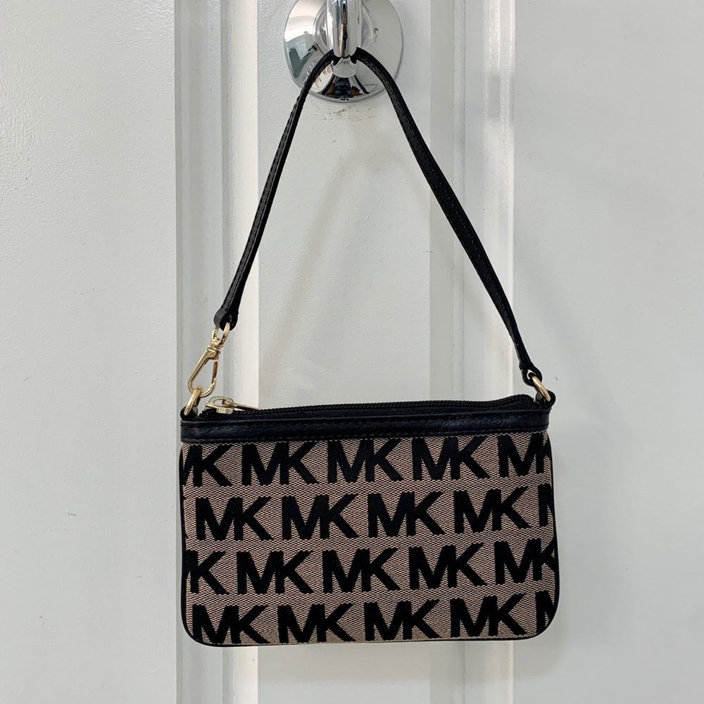 Michael Kors Wristlet (like new!)